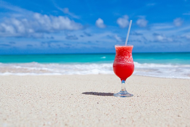 9. Prosluněné ⁣pláže a azurové moře: Užívejte si slunečných ‍dní a osvěžujících plaveb
