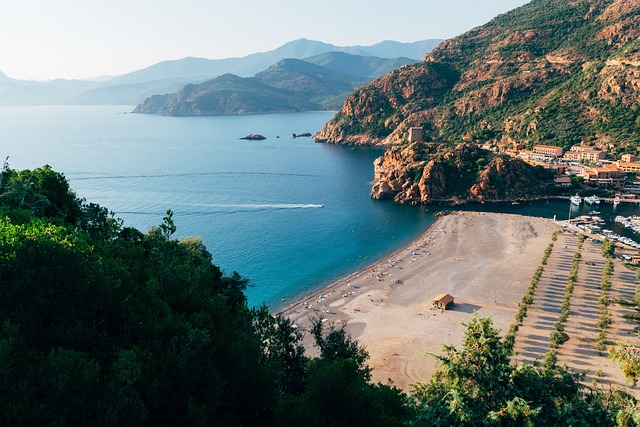 Skrytá historie a kultura Korsiky: Prozkoumejte fascinující dědictví ostrova
