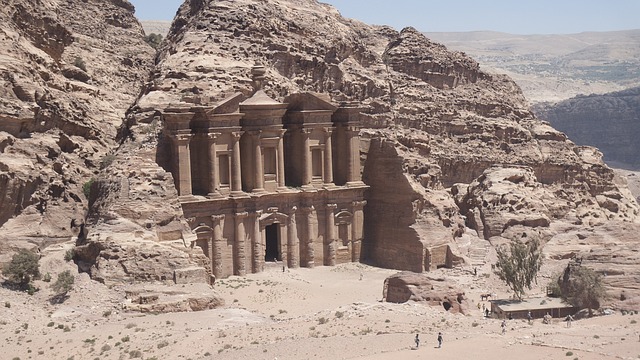 Poutní místa Jordánska: Duchovní ⁤oázy uprostřed pouště