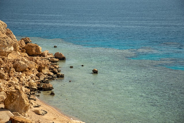 Nádherné pláže a korálové útesy⁣ na Sinajském poloostrově
