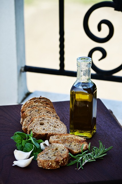 - Tmavá a jemná středová část: Tajemství perfektního řeckého chleba