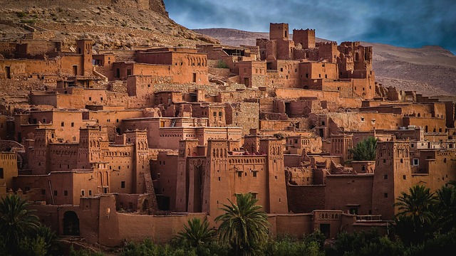 4. Fascinující přírodní krásy Maroka: Obdivujte ⁤pestrost krajin ‌a přírodních ⁢památek
