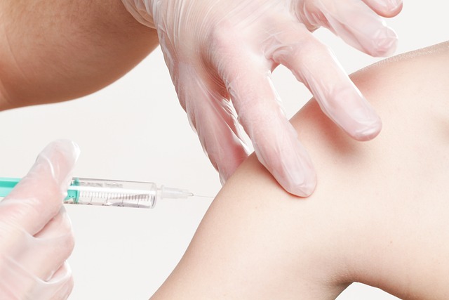 Zdravotní péče​ na cestách: Doporučená očkování ⁤a léky