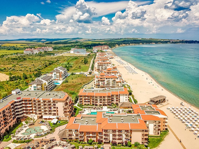 5. Pobyt blízko pláže: Tipy na hotely s výhodnou polohou přímo u moře na Bulharském Slunečném pobřeží
