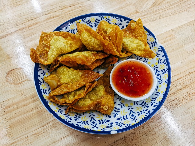 5. Kombinace chutí: Nápady na podávání thajské chilli omáčky s různými pokrmy a její viabilita jako marináda