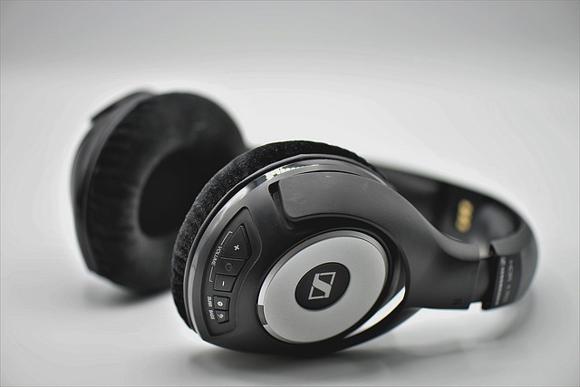 6) Kvalitní zvukový výkon a komfort: Vyberte si ergonomická sluchátka na delší lety