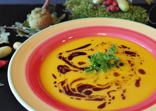 4. Tajemství dokonalé thajské polévky: Koření, omáčky a přísady