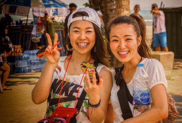 Oslava Songkranu na plážích a ve vodních parcích