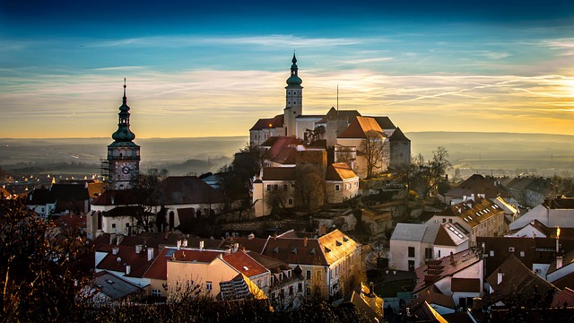 Jak dlouho trvá přímý let z hlavního města České republiky do portugalské metropole?