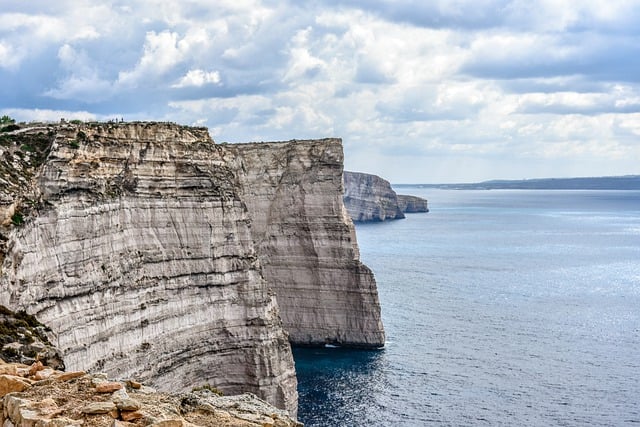 8. Aktivní dovolená na Maltě: Plavte se v tyrkysovém moři a objevte podvodní krásy
