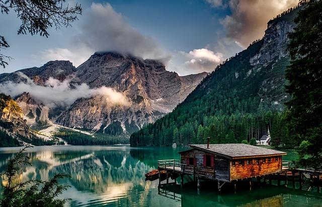 Alpy Itálie vs Rakousko: Které Hory Vybrat pro Lyžování?